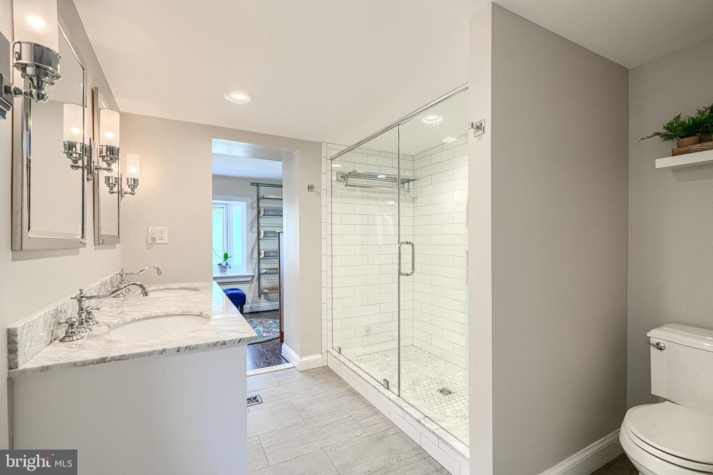 811 William Street photo 23