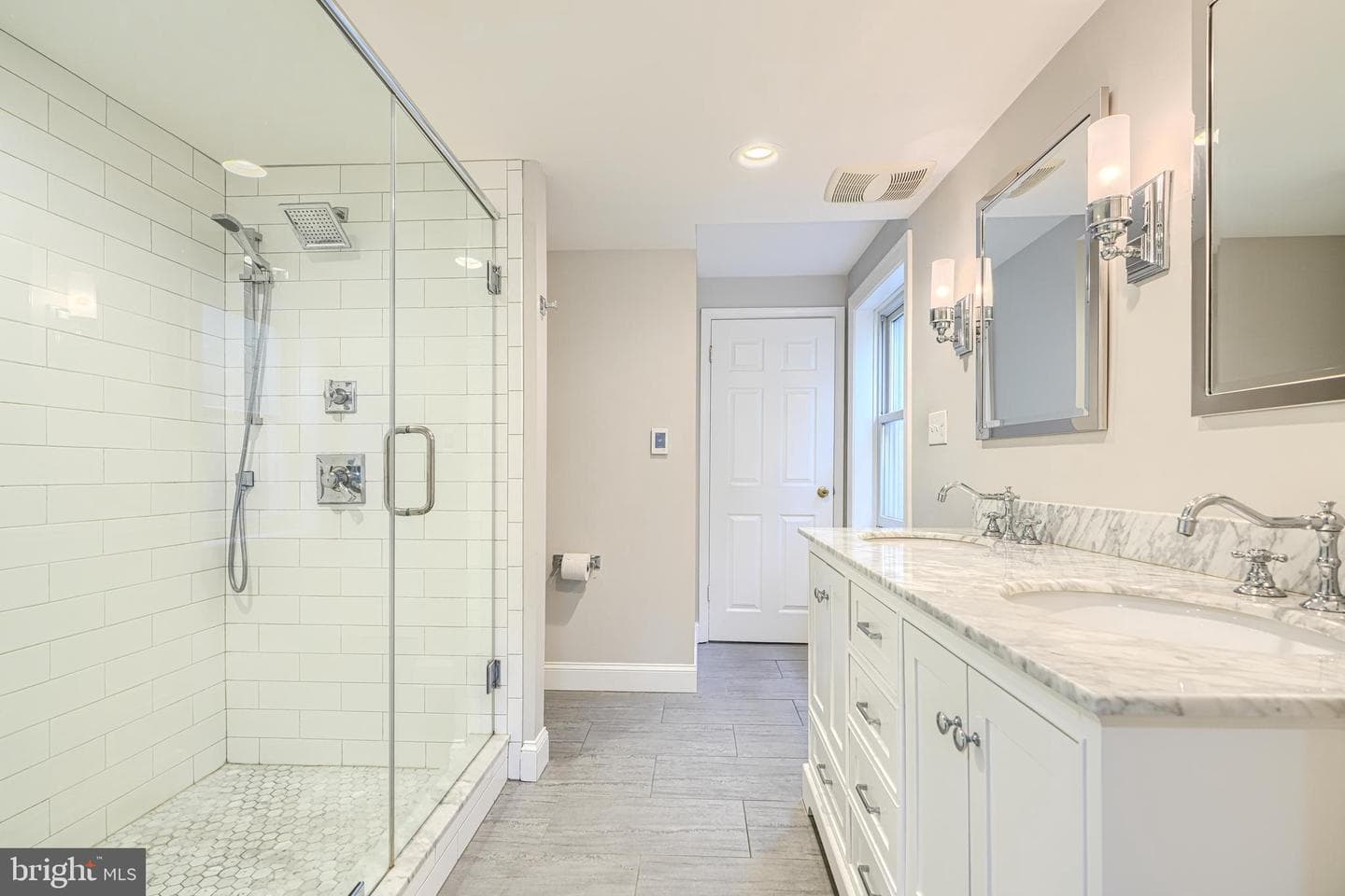 811 William Street photo 24