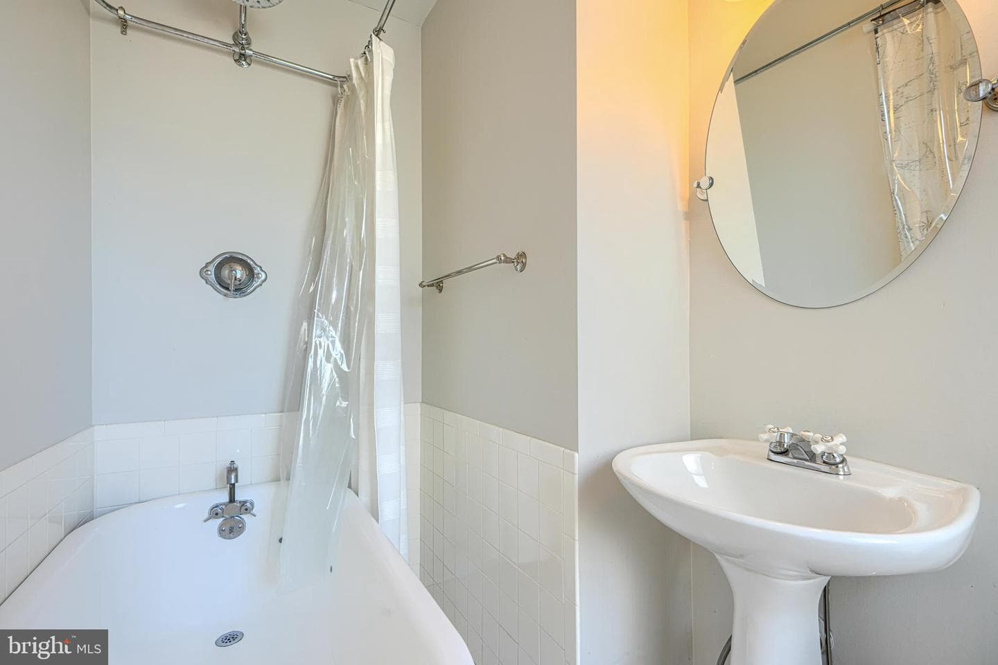 811 William Street photo 31