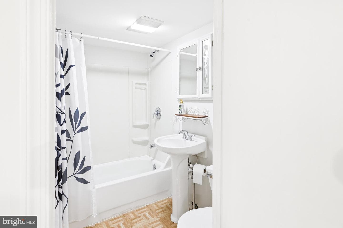 1421 W 41st Street W photo 22