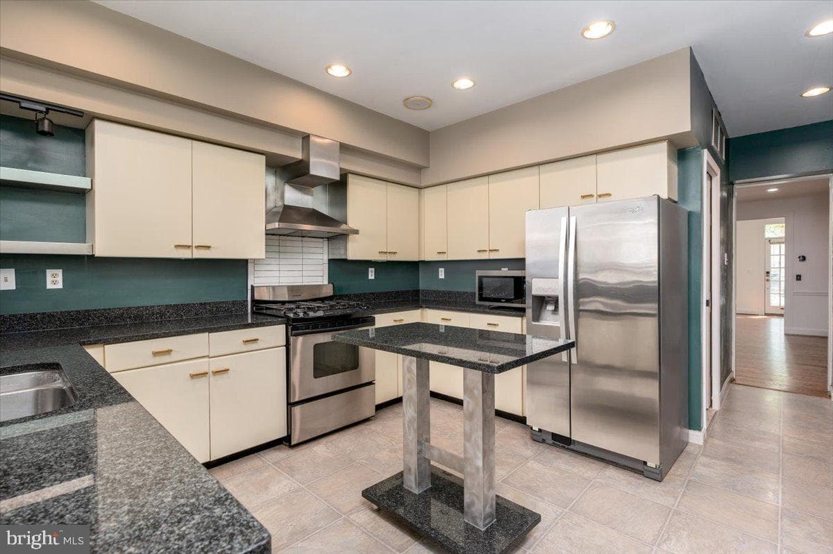 1450 Riverside Avenue photo 11
