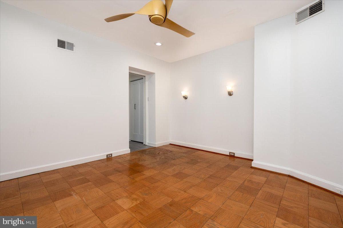 1450 Riverside Avenue photo 17