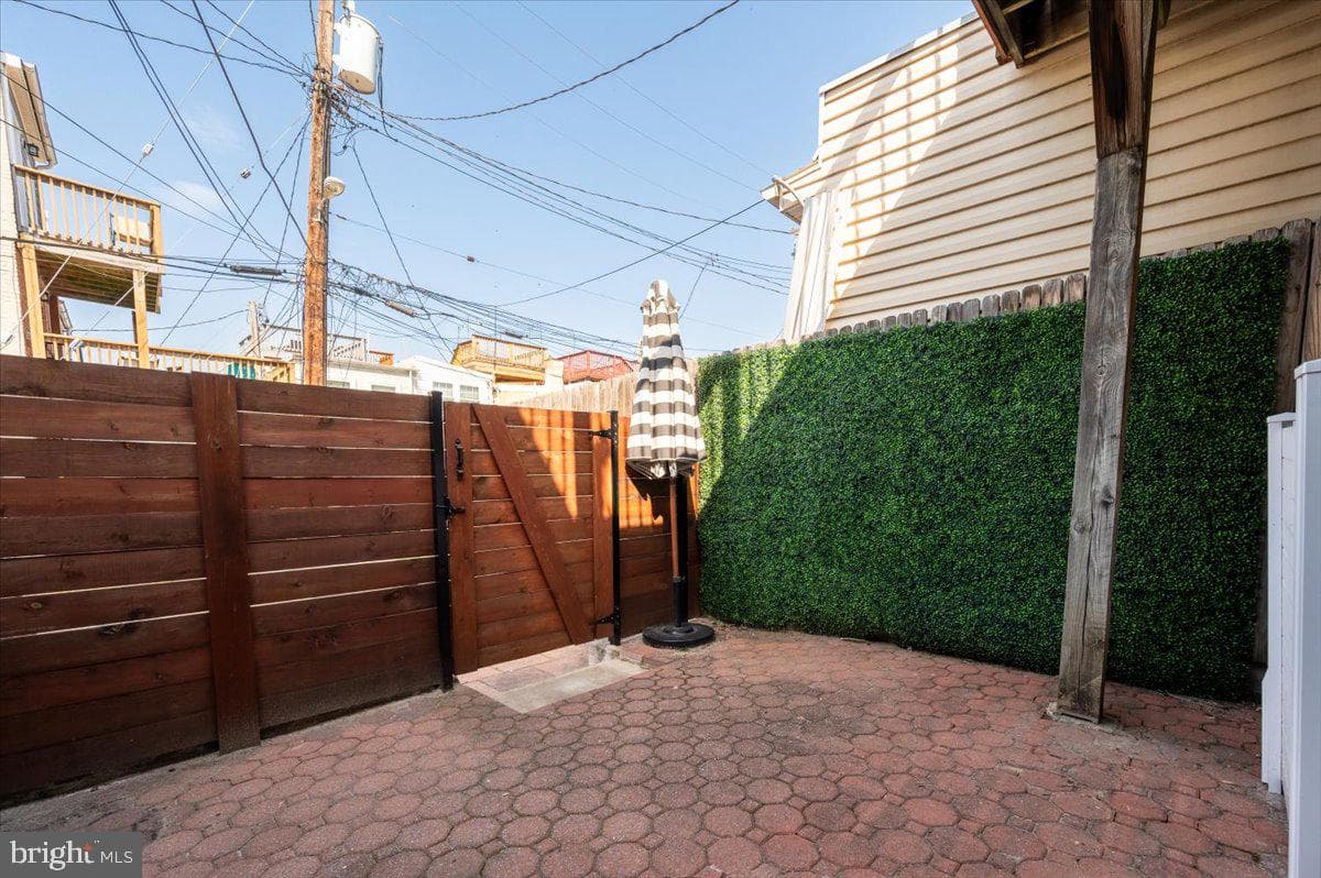 1450 Riverside Avenue photo 31