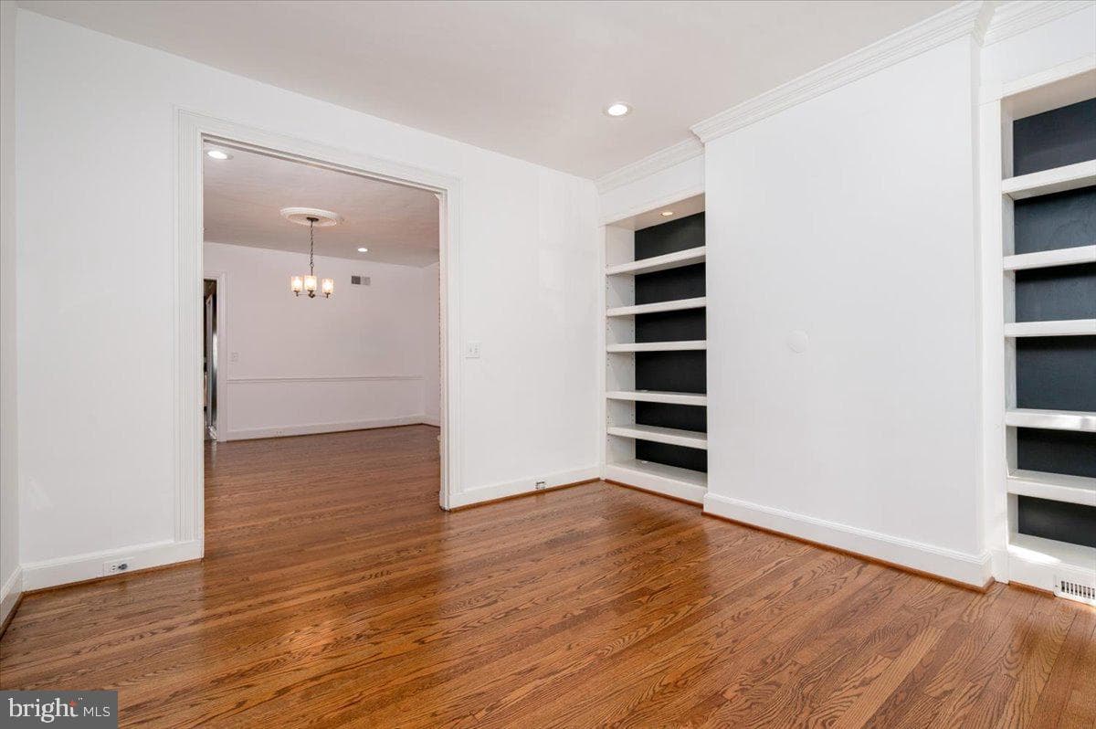 1450 Riverside Avenue photo 4