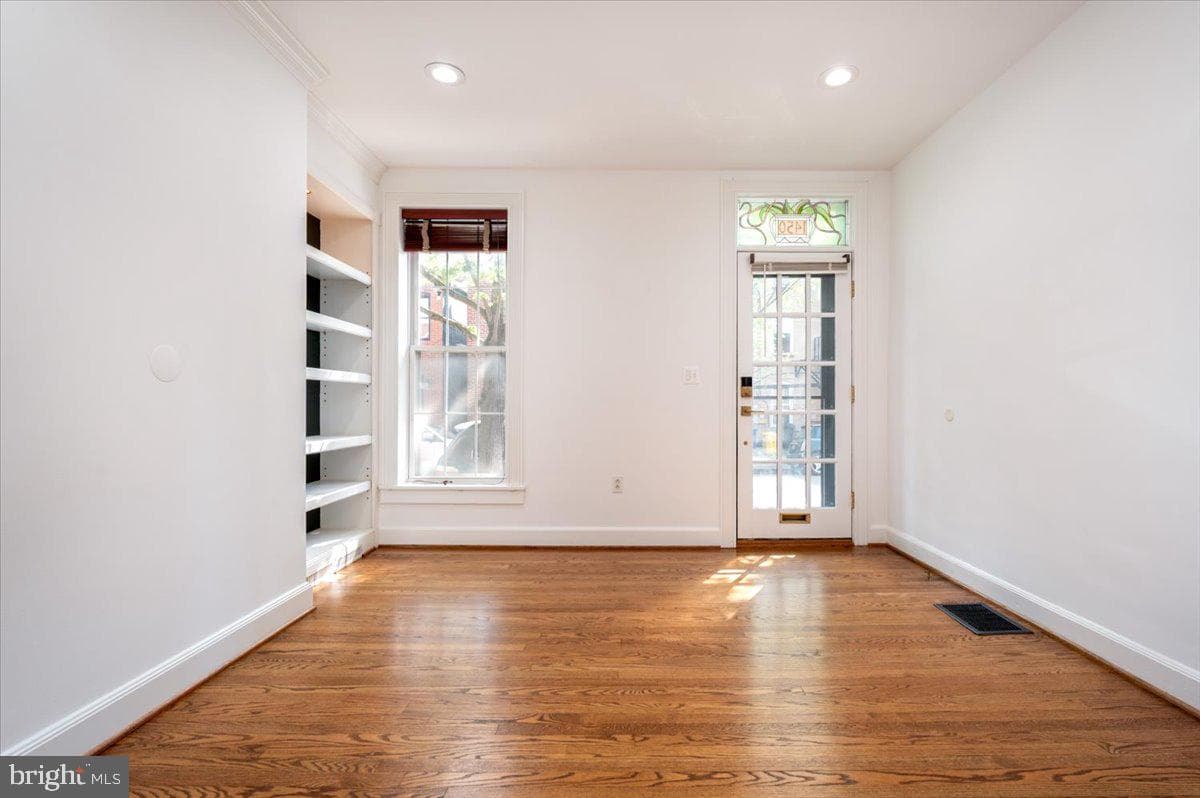 1450 Riverside Avenue photo 6