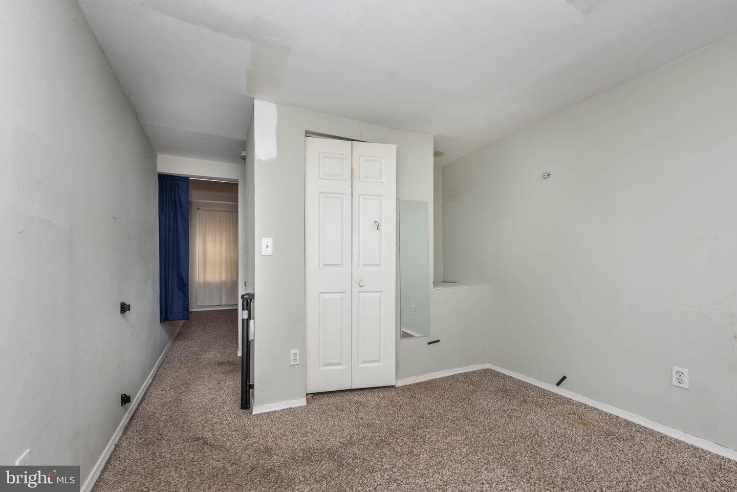 108 W Heath Street photo 11