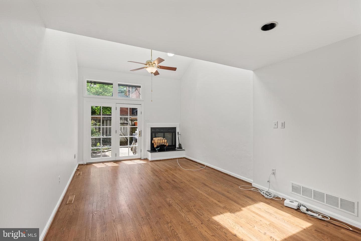 141 W Montgomery Street photo 11