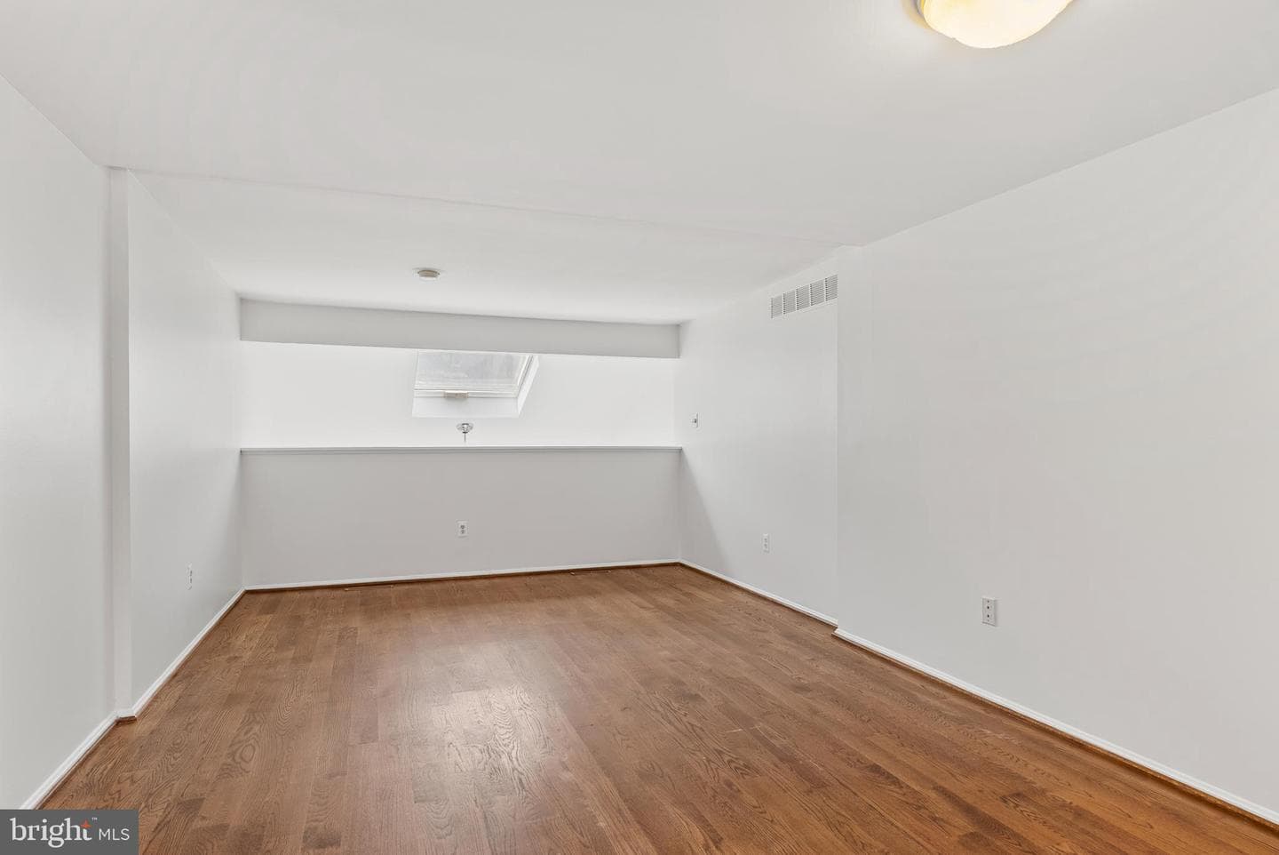 141 W Montgomery Street photo 15