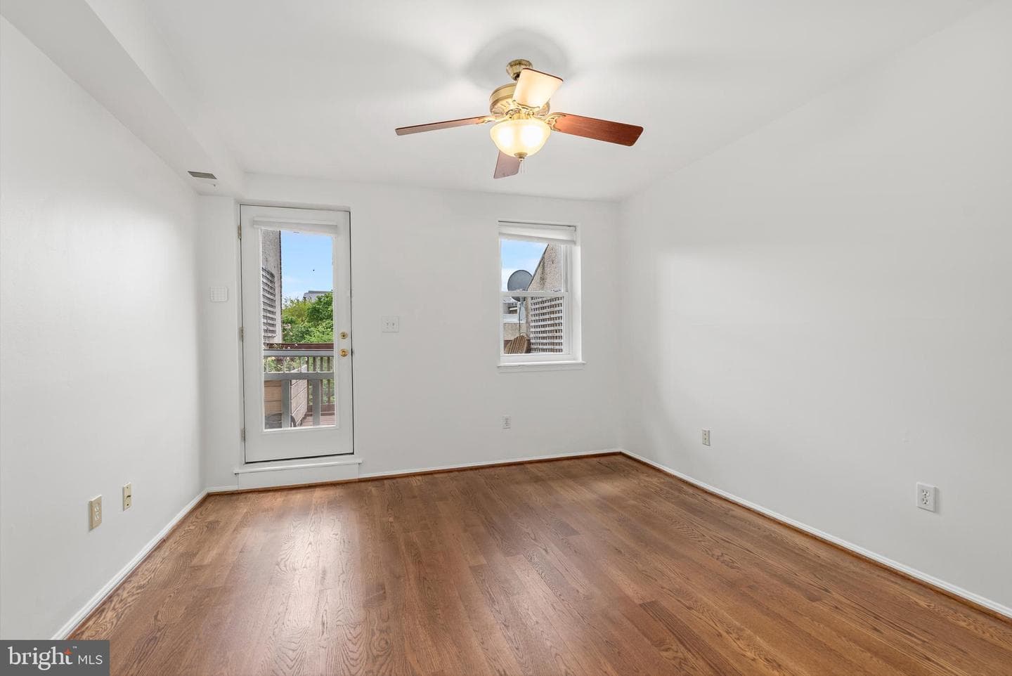 141 W Montgomery Street photo 22