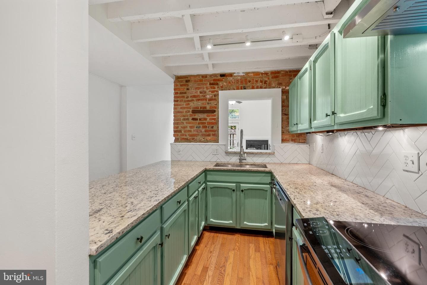 141 W Montgomery Street photo 7