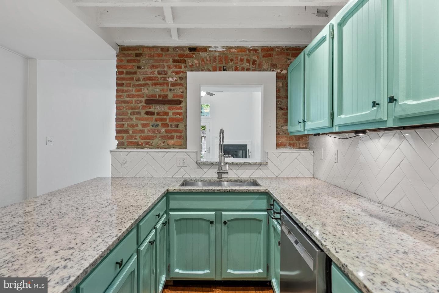 141 W Montgomery Street photo 8