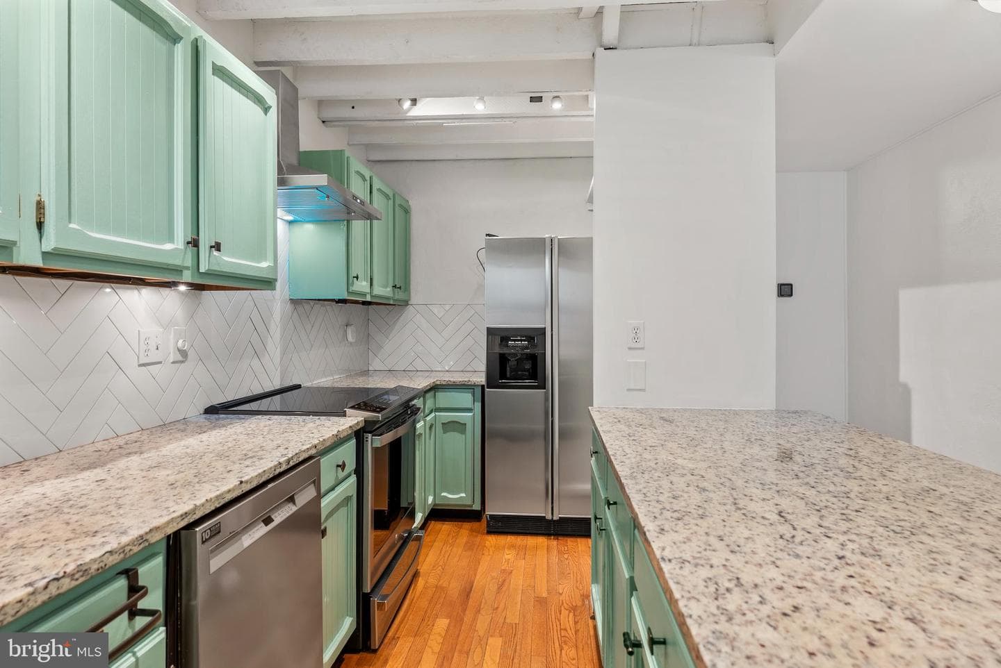 141 W Montgomery Street photo 9