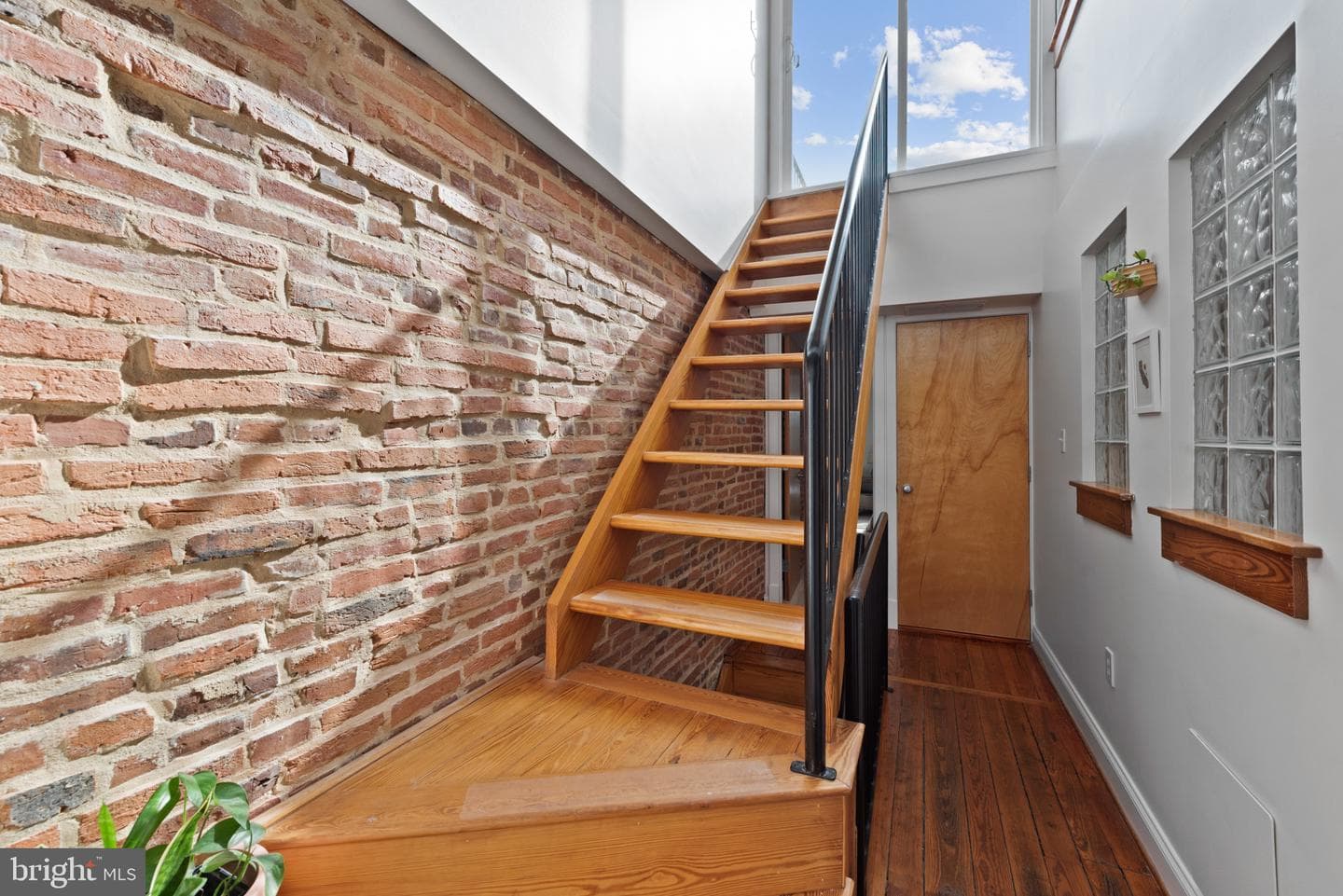1535 Marshall Street photo 22