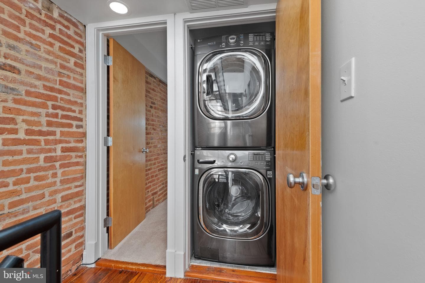 1535 Marshall Street photo 23