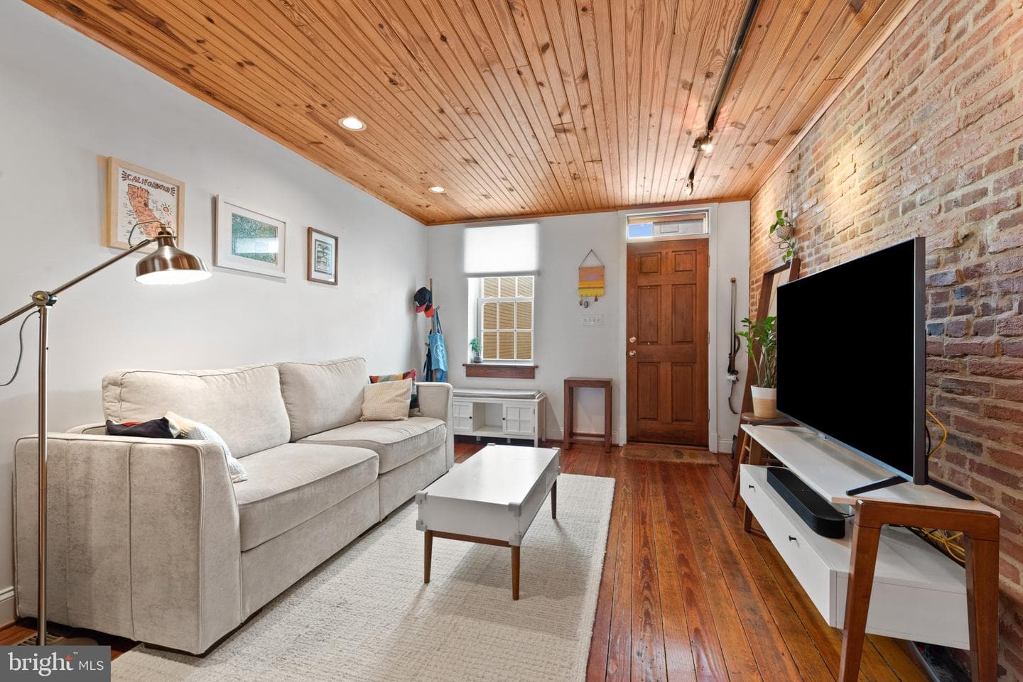 1535 Marshall Street photo 6