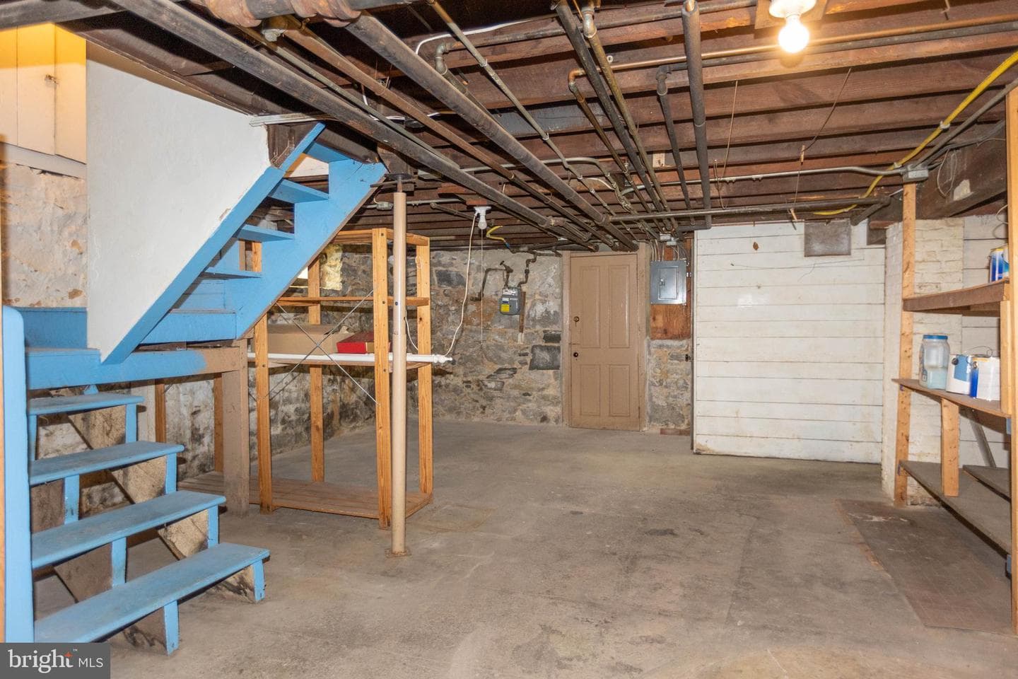 201 Hawthorne Road photo 36