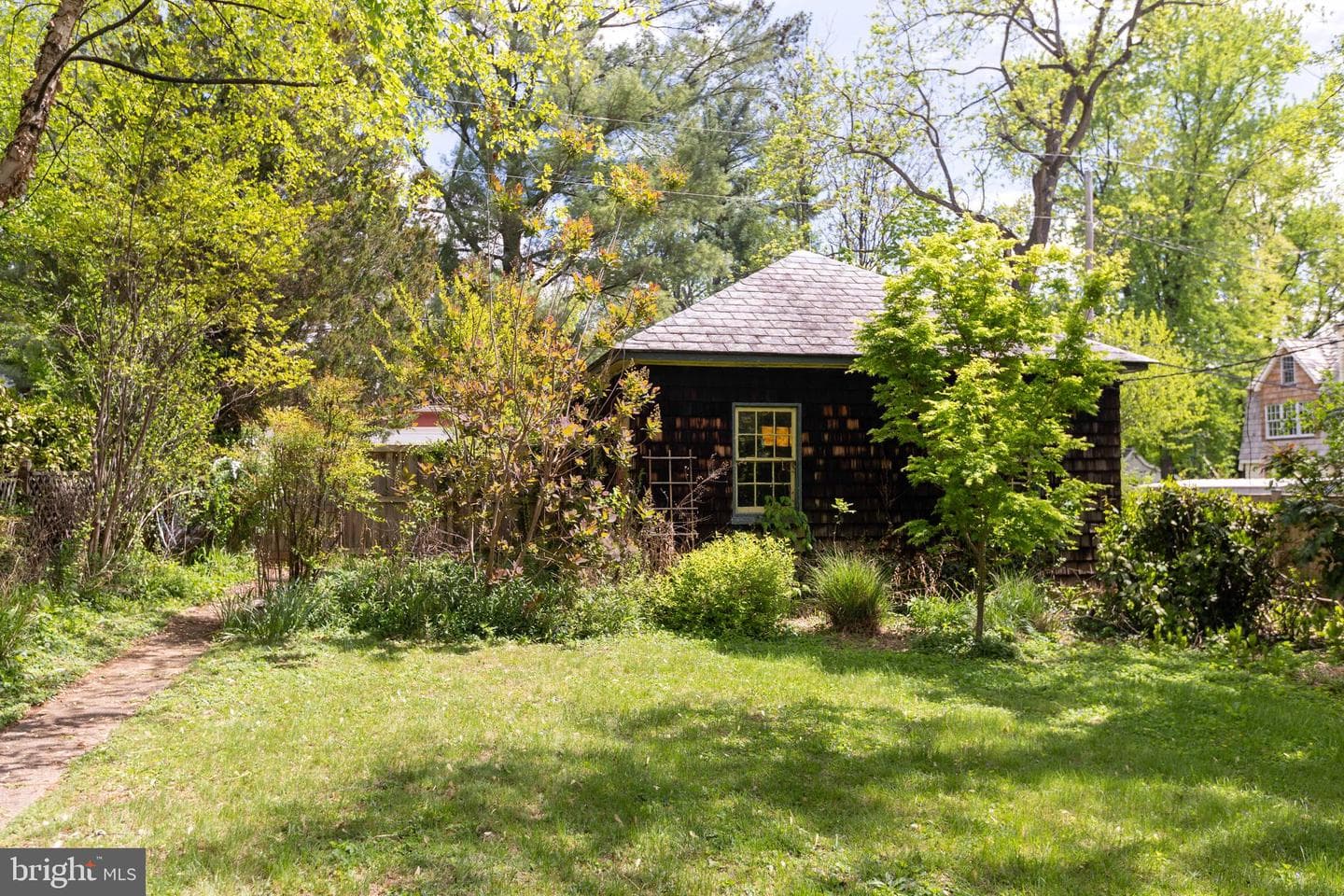 201 Hawthorne Road photo 39