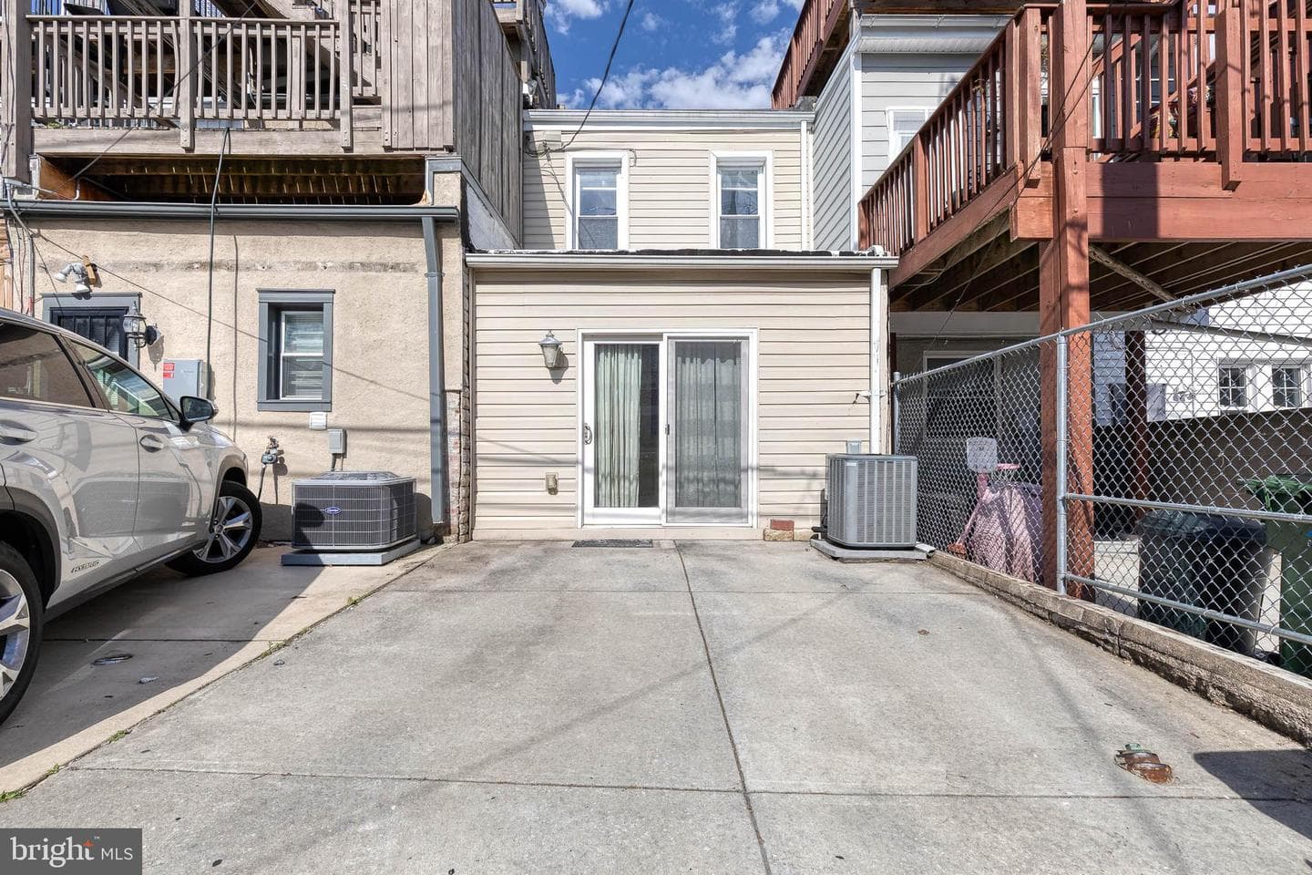 263 S East Avenue photo 35