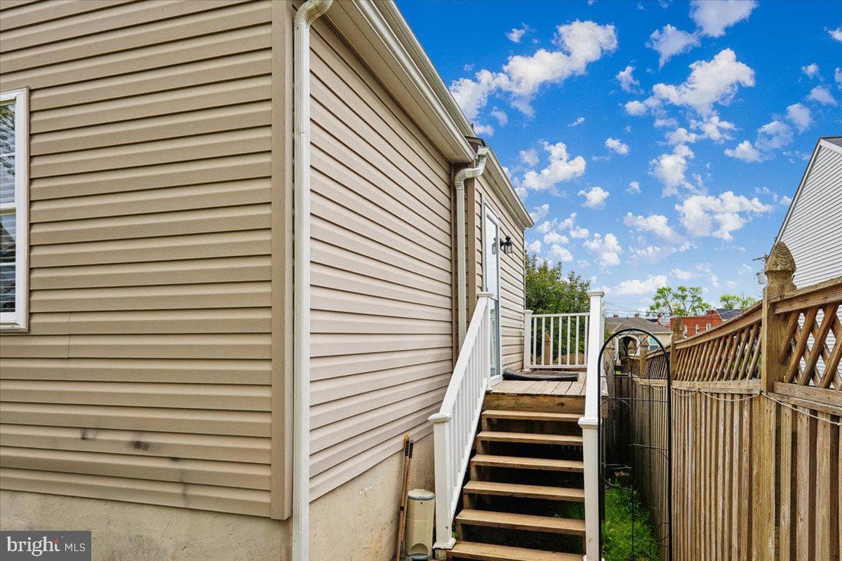 3500 Mactavish Avenue photo 36