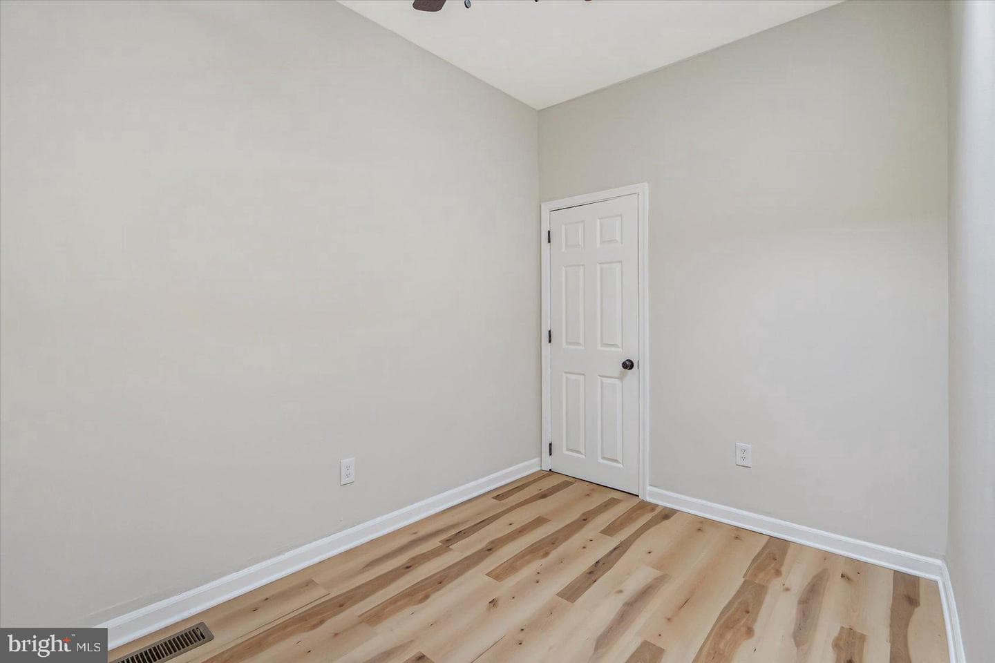 705 N Milton Avenue photo 22