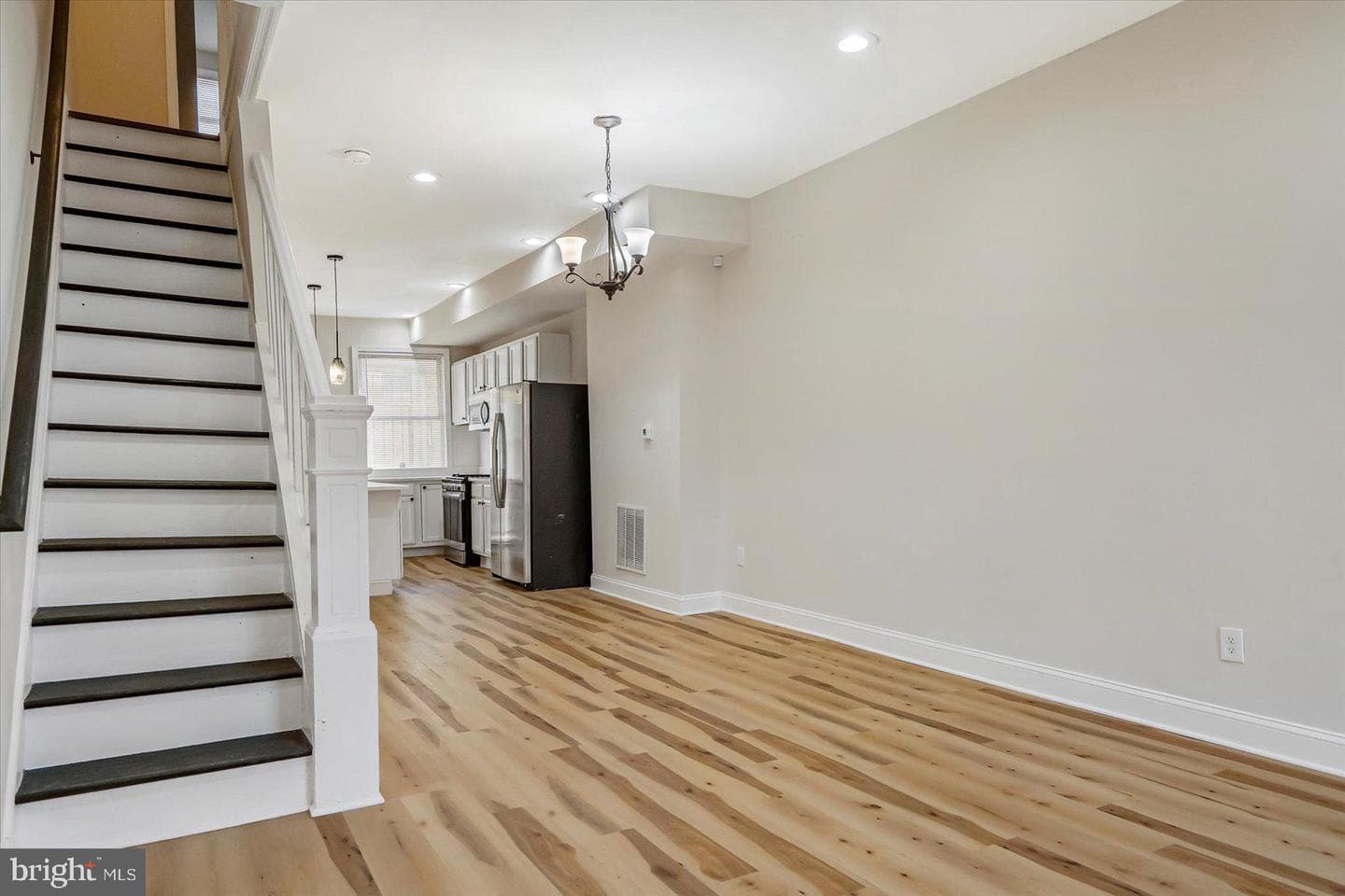 705 N Milton Avenue photo 4