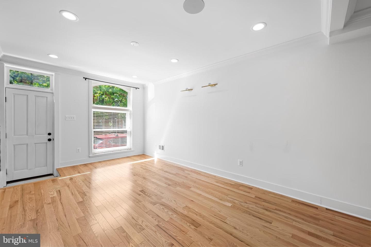613 S Curley Street photo 16