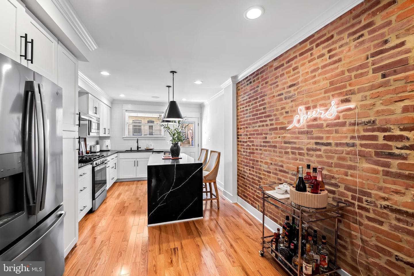 613 S Curley Street photo 6