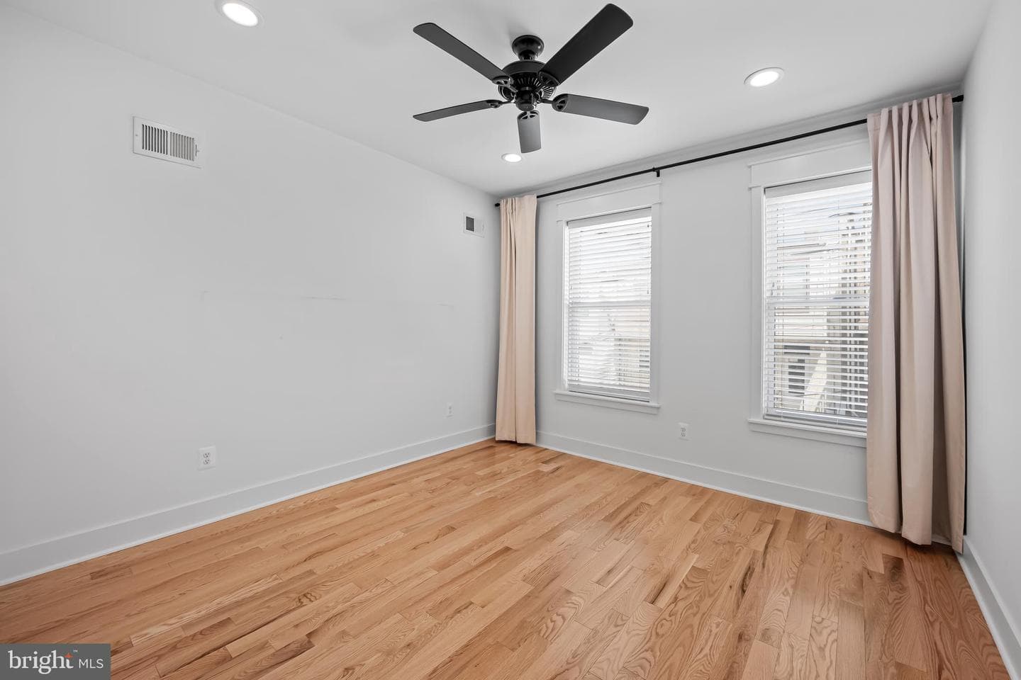 613 S Curley Street photo 63