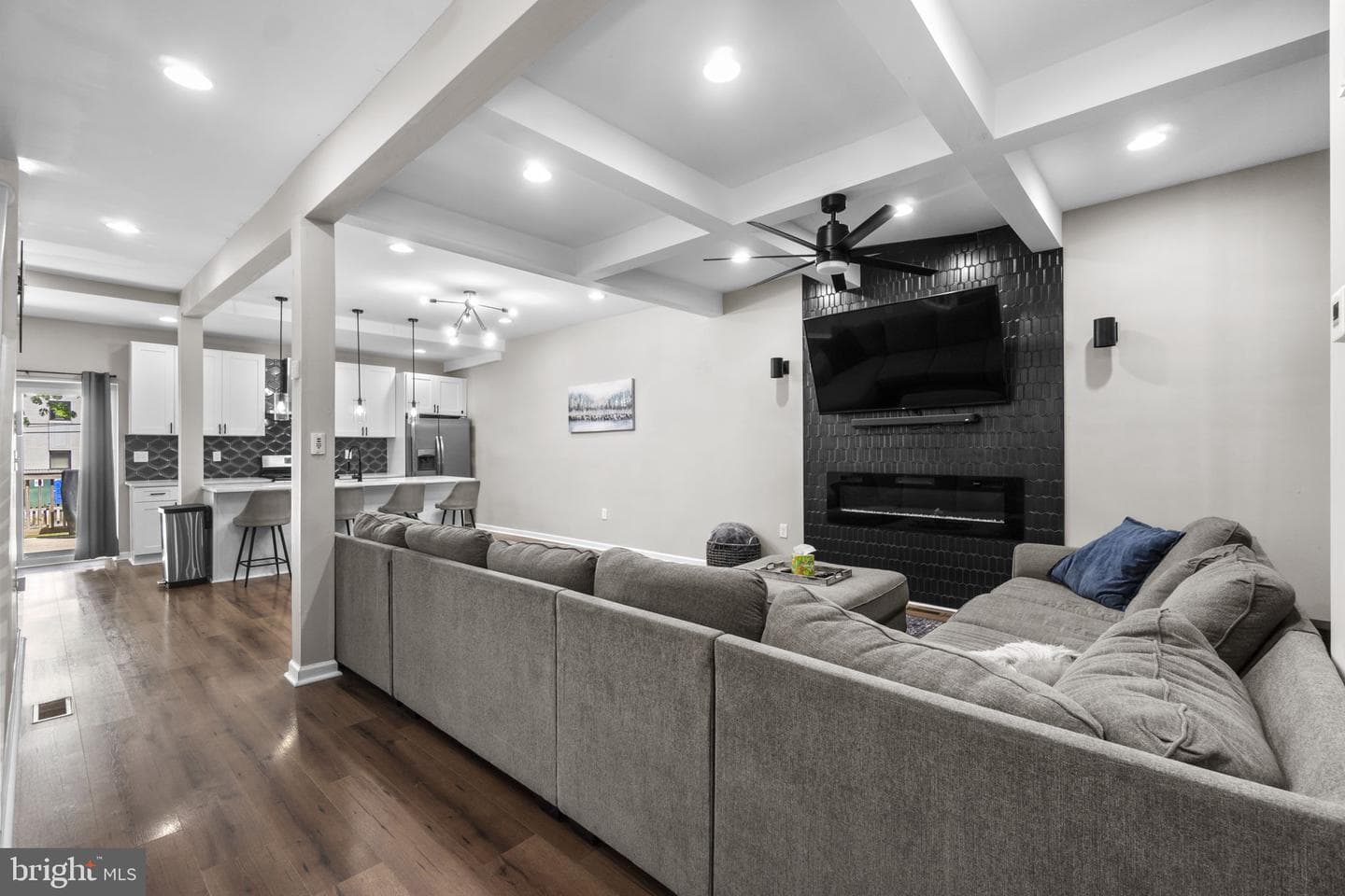 4016 Maine Avenue photo 3