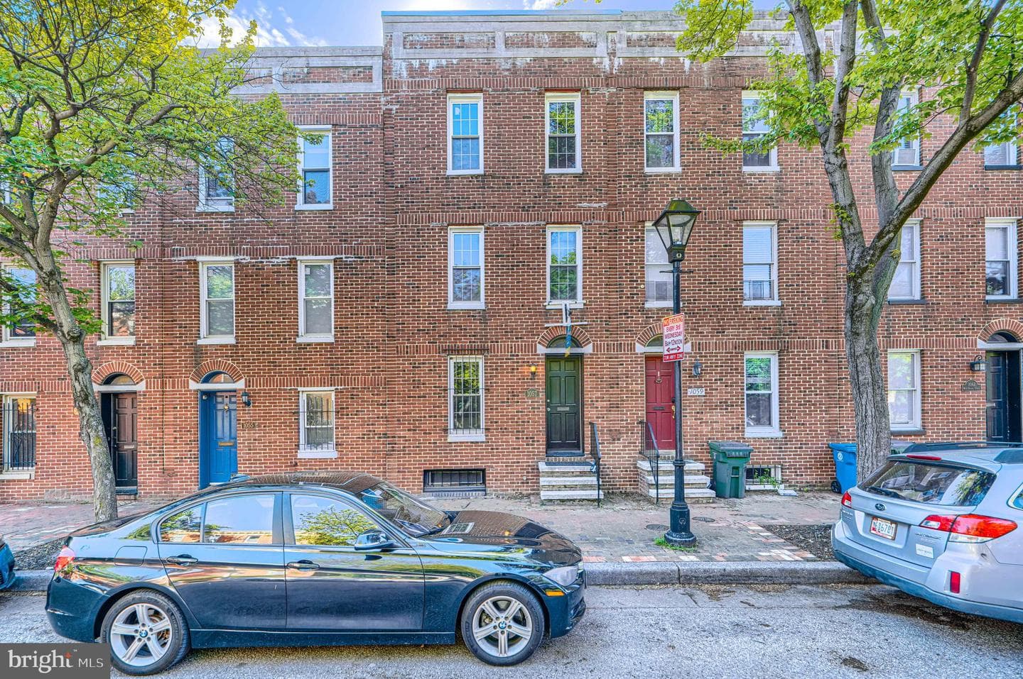 1057 W Barre Street photo 2