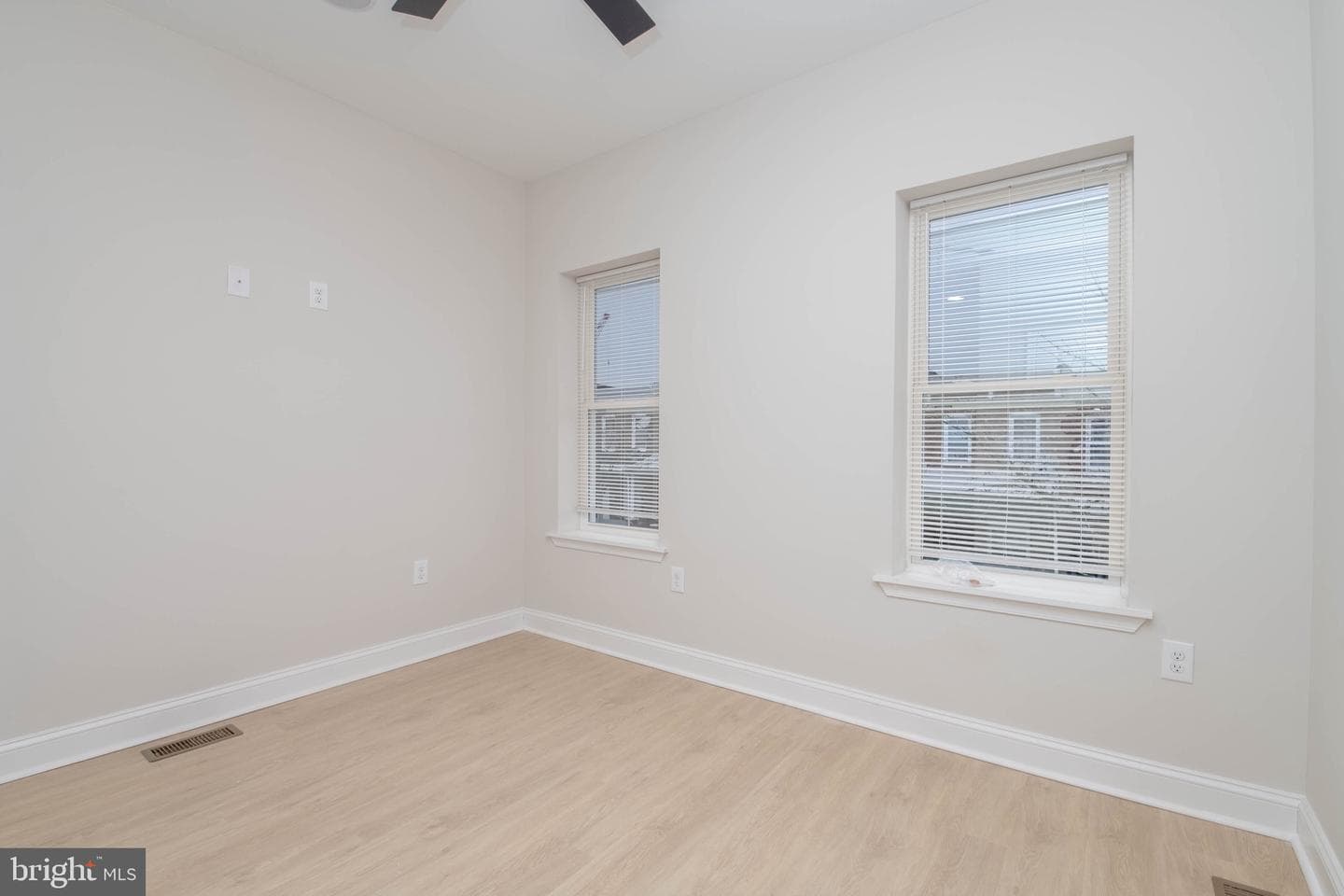1645 Normal Avenue photo 20