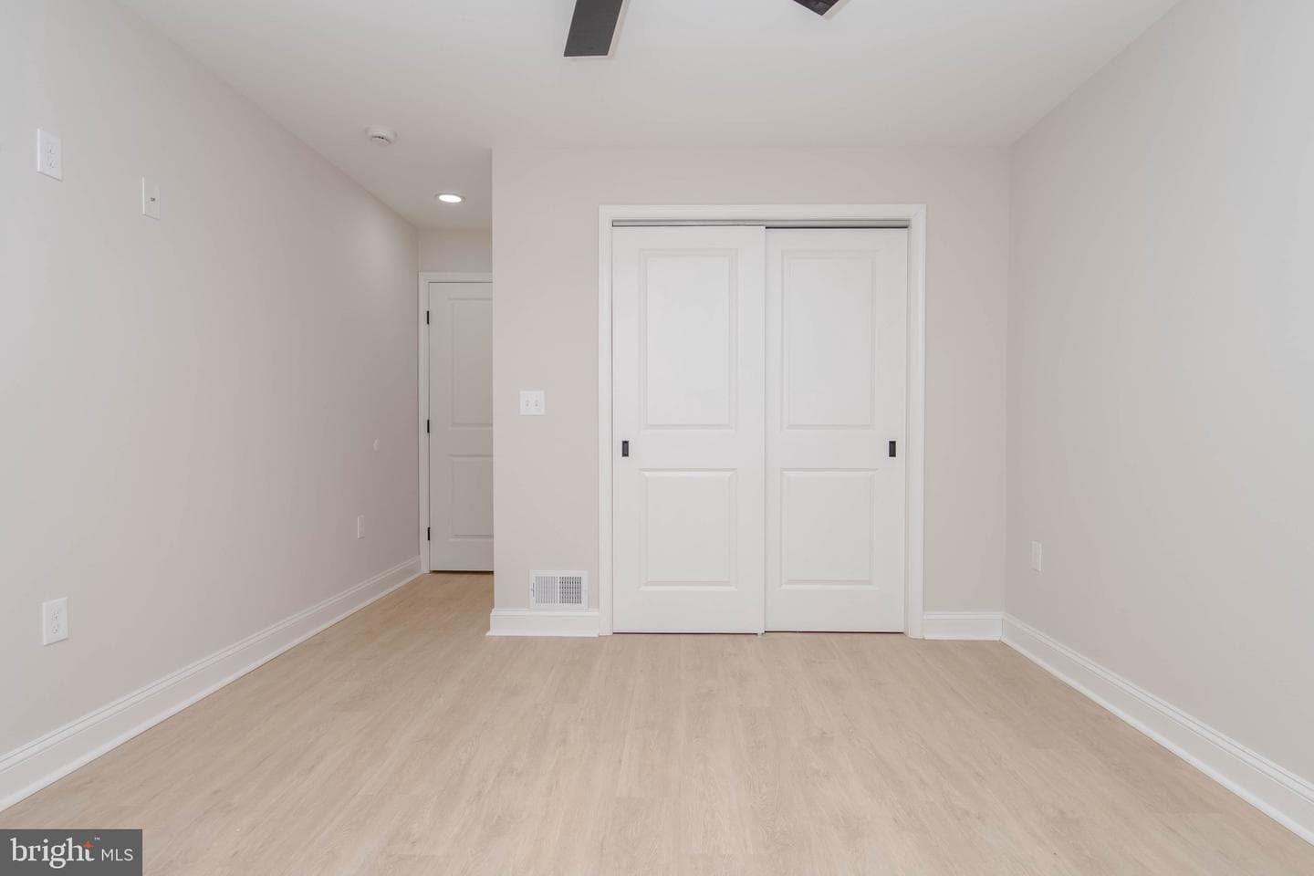 1645 Normal Avenue photo 25