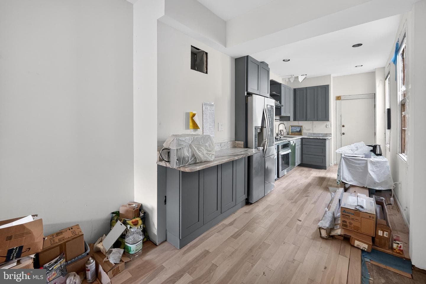 714 Portland photo 7