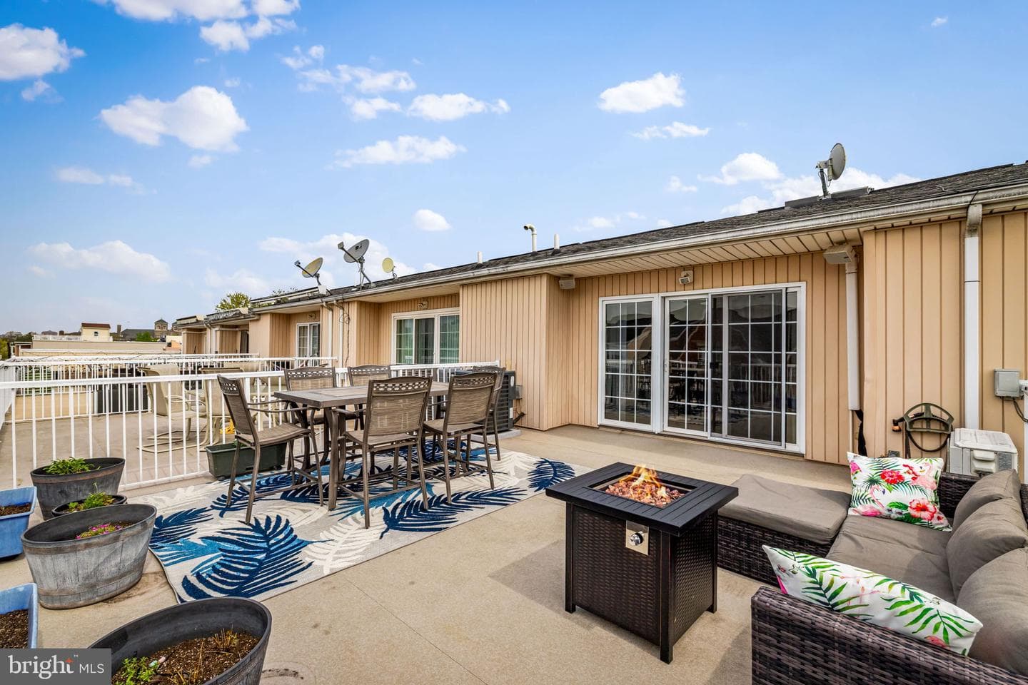 2338 Cambridge Walk photo 10