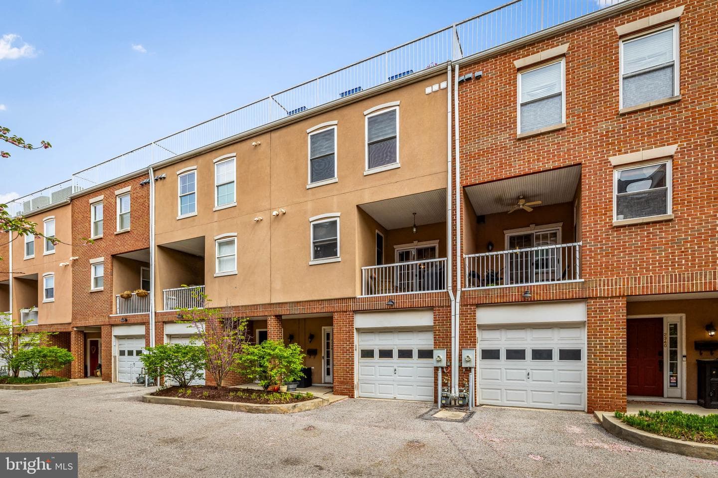 2338 Cambridge Walk photo 13