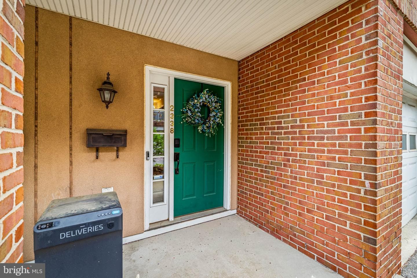2338 Cambridge Walk photo 14