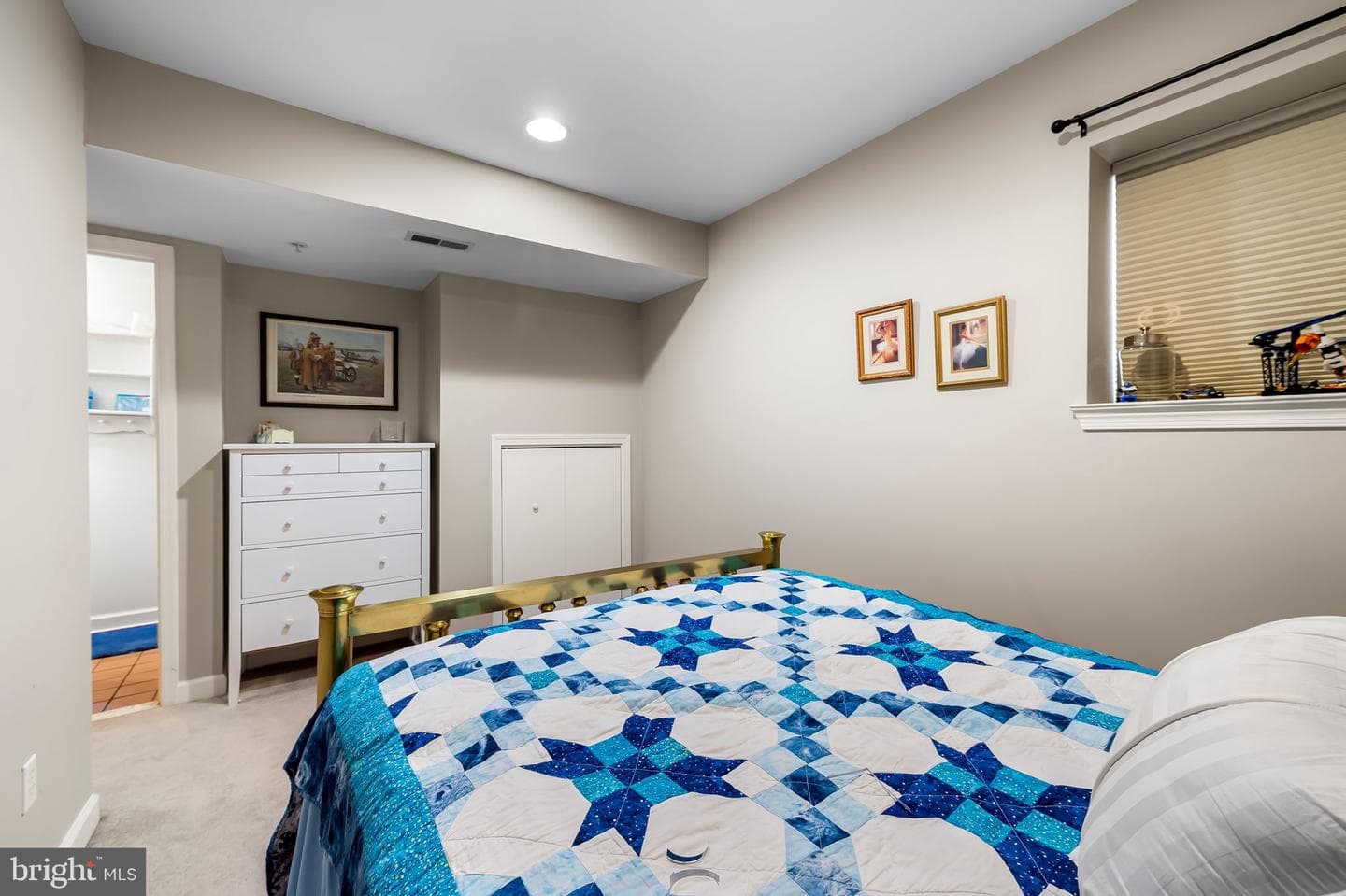 2338 Cambridge Walk photo 20