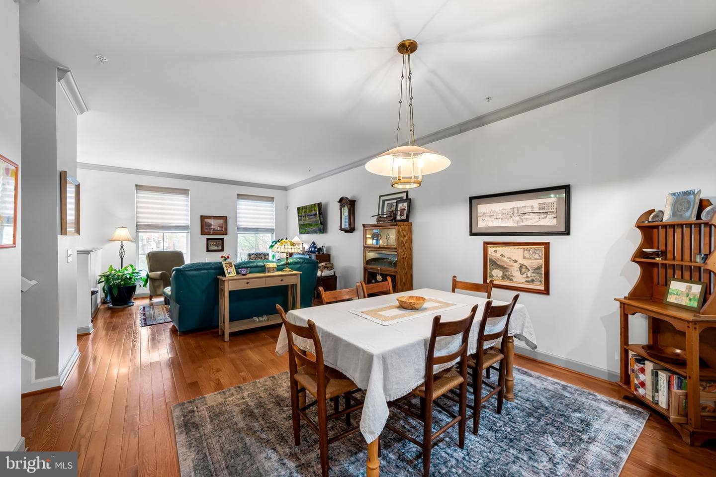 2338 Cambridge Walk photo 25