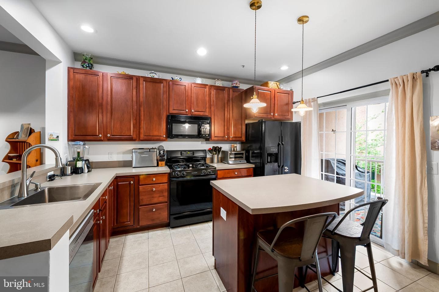 2338 Cambridge Walk photo 32