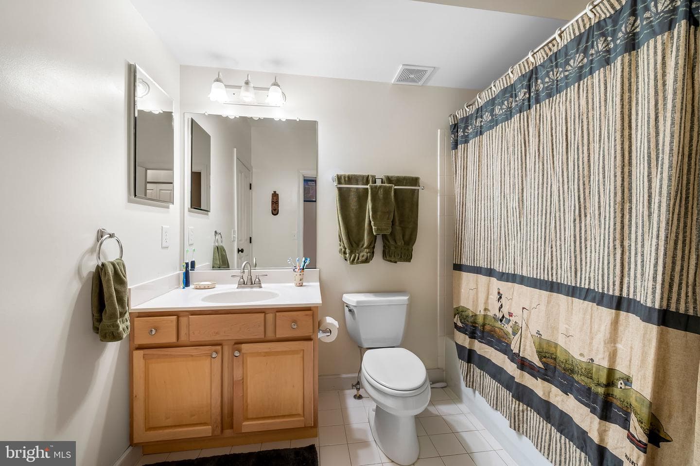 2338 Cambridge Walk photo 39