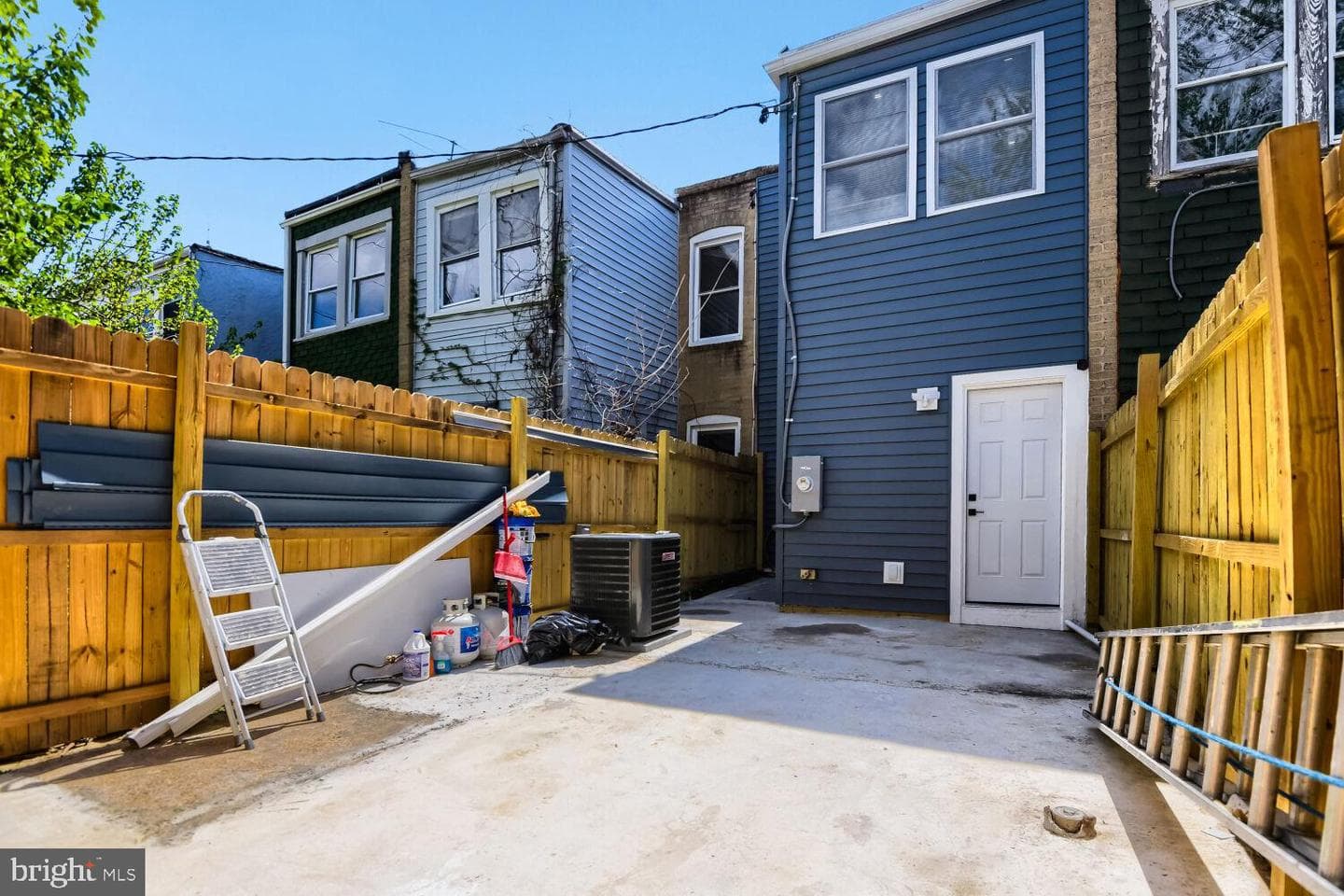 2542 Oswego Avenue photo 26