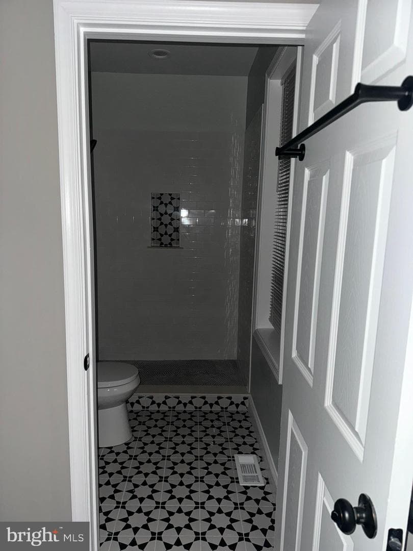 3218 Frederick Avenue photo 28