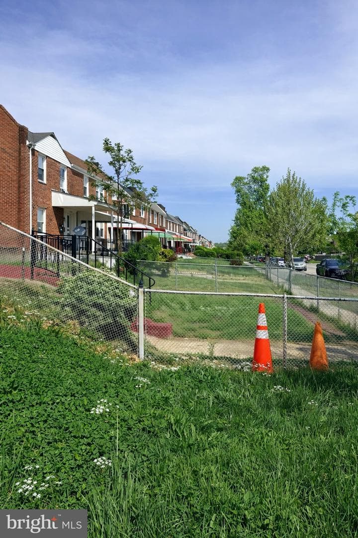 2638 E Federal Street photo 3