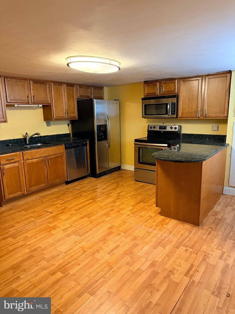 2638 E Federal Street photo 9