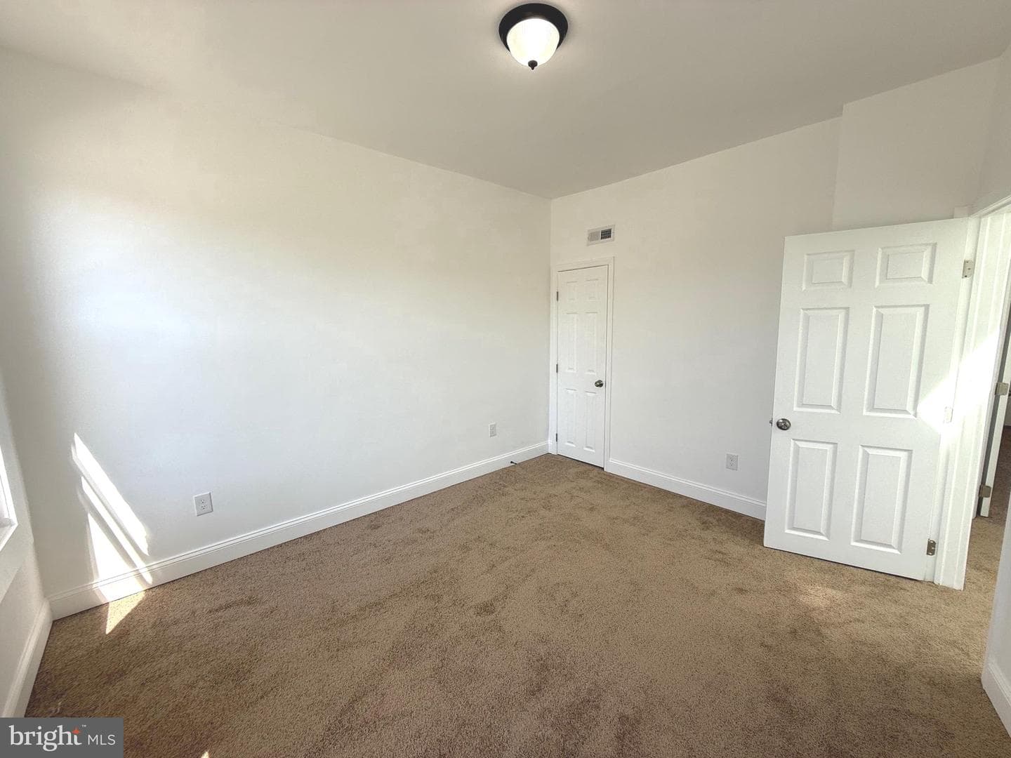 1601 N Longwood Street photo 30