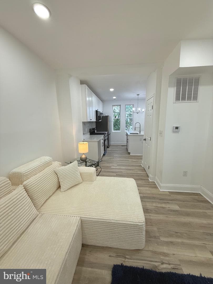 1601 N Longwood Street photo 4