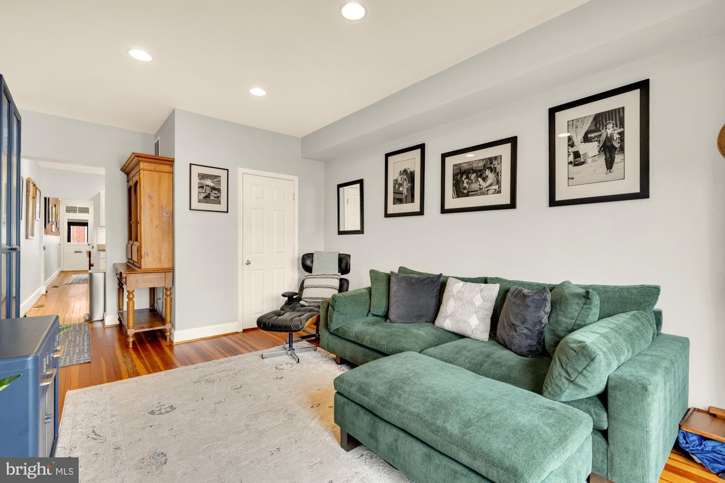 122 E Ostend Street photo 11