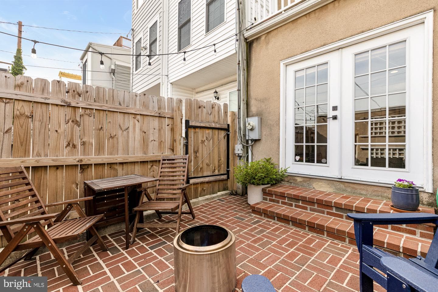 122 E Ostend Street photo 13