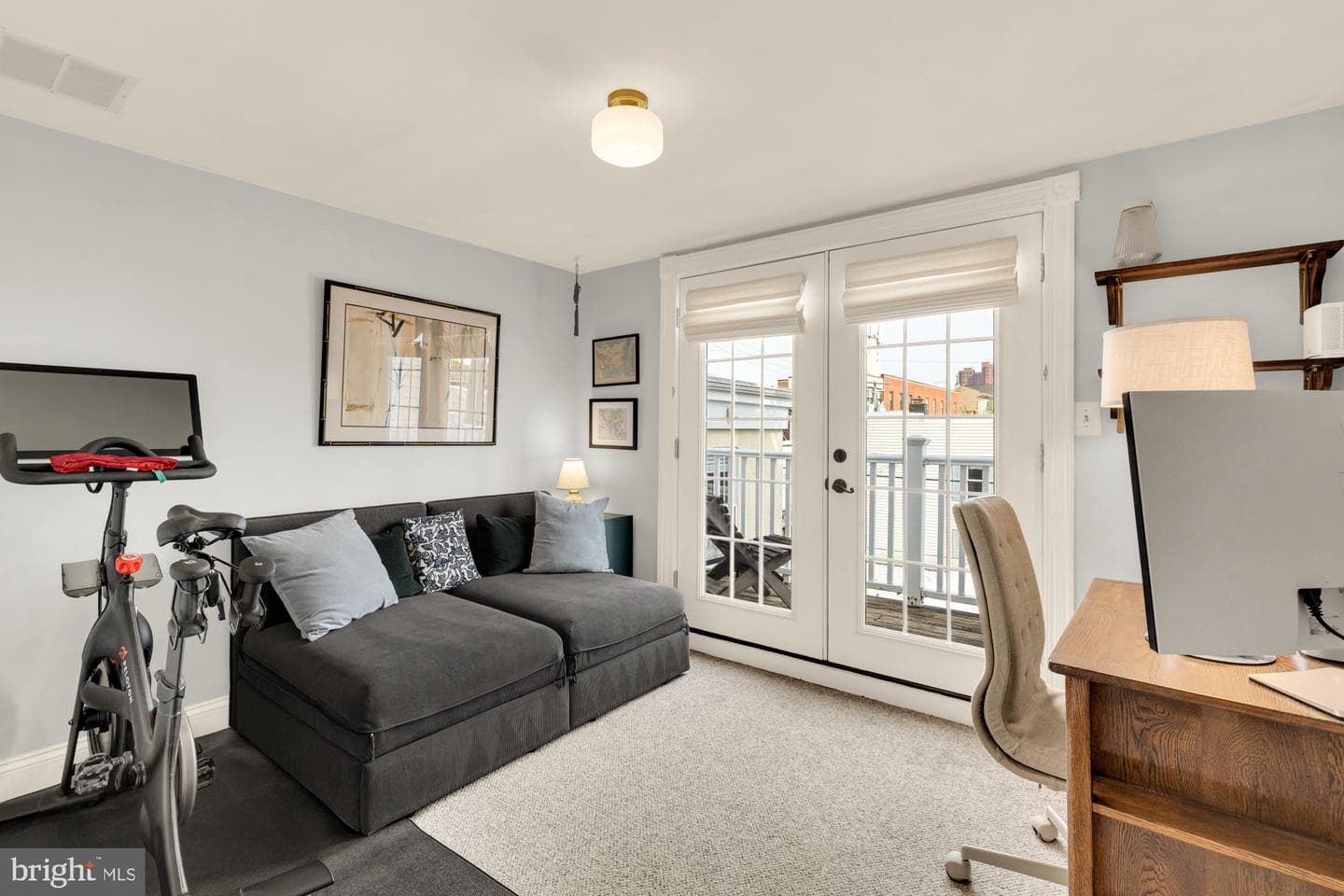 122 E Ostend Street photo 24