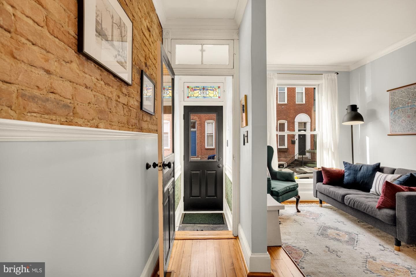 122 E Ostend Street photo 3